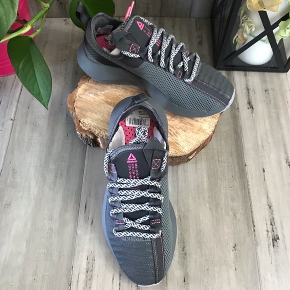 Women’s Reebok Shoes - Picture 4 of 9